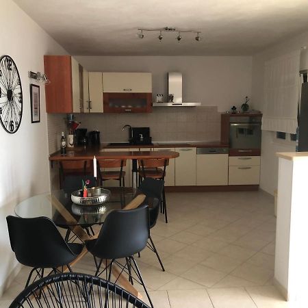 Holiday Home - Apartment Carmen Sevid Exterior foto